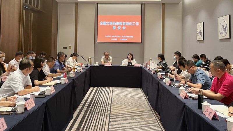 自考本科与专升本：揭秘哪种途径更快拿证